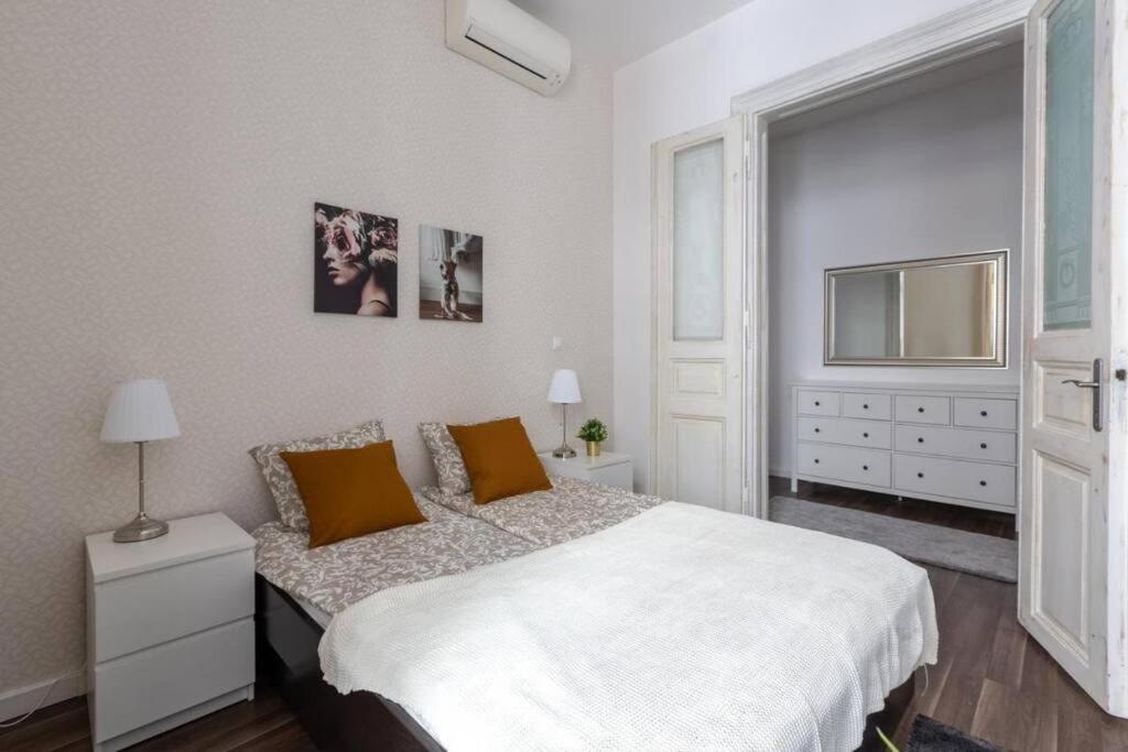 Chic, Captivating Space Budapest Ngoại thất bức ảnh