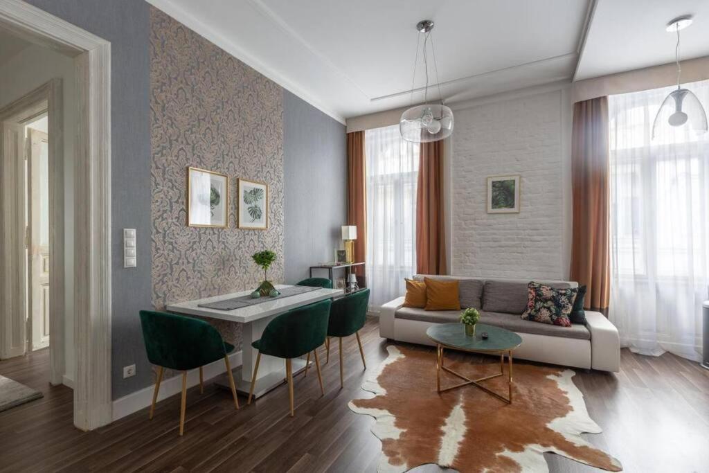Chic, Captivating Space Budapest Ngoại thất bức ảnh