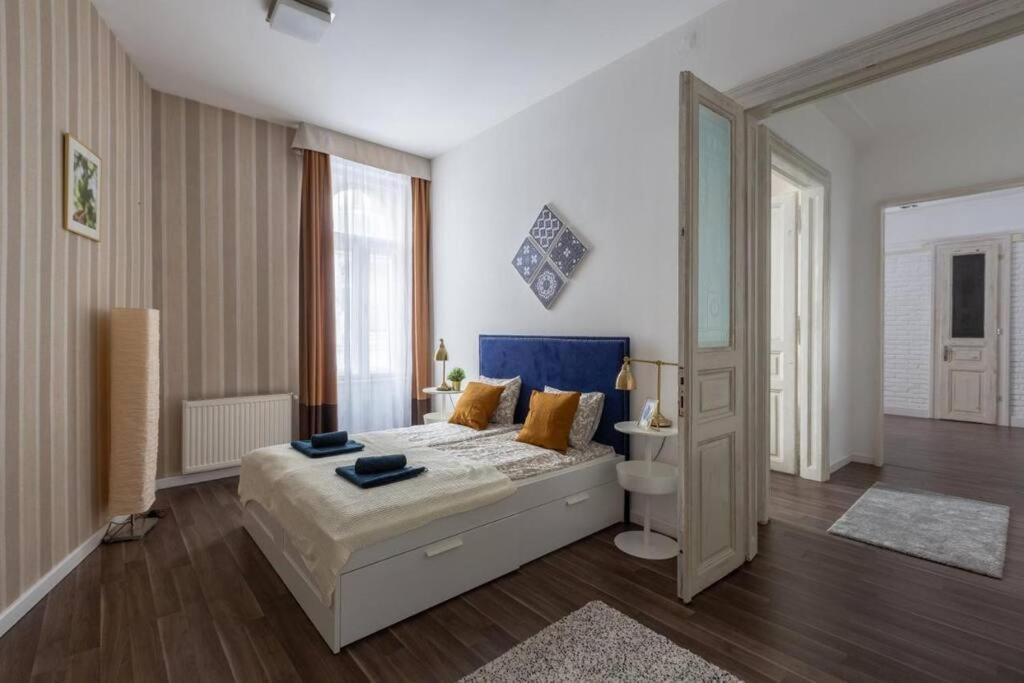 Chic, Captivating Space Budapest Ngoại thất bức ảnh